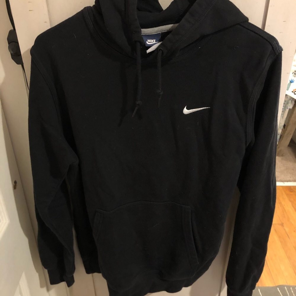 Black med men’s nike hoodie